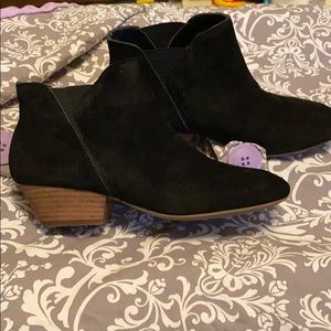 Adam tucker black suede boots 9. NWT